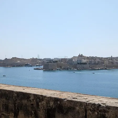 Dar Il-hnejja - Character Close To Valletta איל-פוריאנה