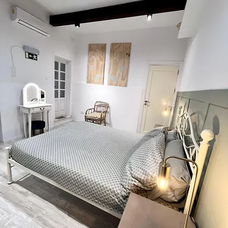 Dar Il-hnejja - Character Close To Valletta