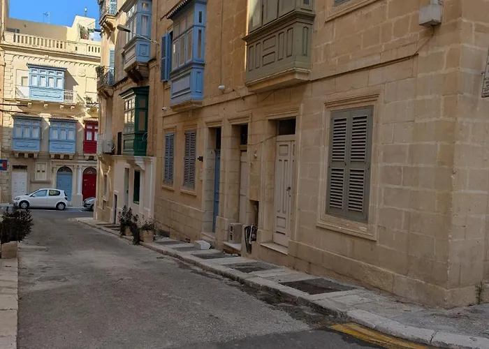 Dar Il-ħnejja - Character Close To Valletta Floriana